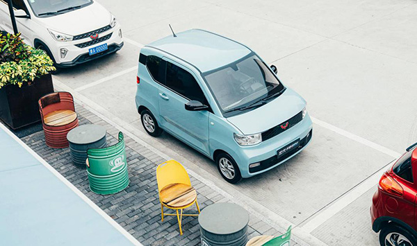 Wuling Hongguang MINI EV and its battery pack